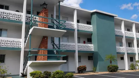 1825 Restful Dr #N22, Bradenton, FL 34207