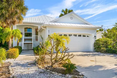 421 Island Cir, Sarasota, FL 34242