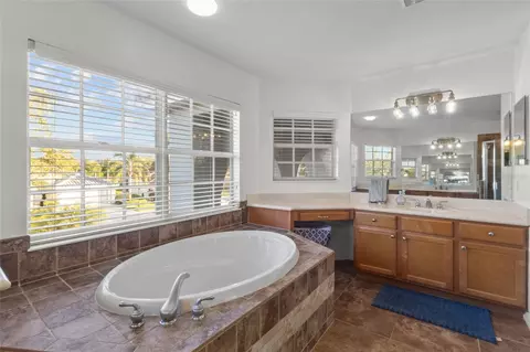 Bath - 8844 Stone Harbour Loop, Bradenton, FL 34212 photo 1 of 4
