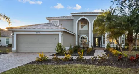 Exterior - 8844 Stone Harbour Loop, Bradenton, FL 34212 photo 8 of 11