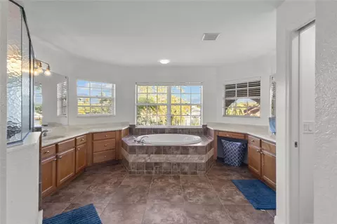 Bath - 8844 Stone Harbour Loop, Bradenton, FL 34212 photo 2 of 4