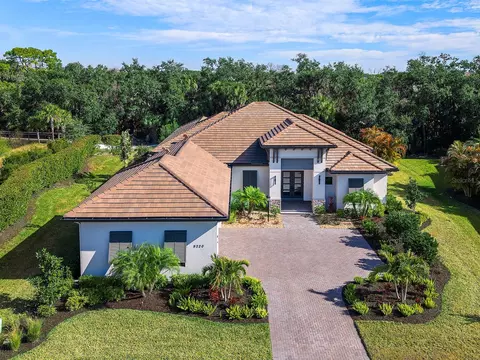 9220 Starry Night Ave, Sarasota, FL 34241