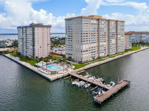 5200 Brittany Dr S #602, Saint Petersburg, FL 33715