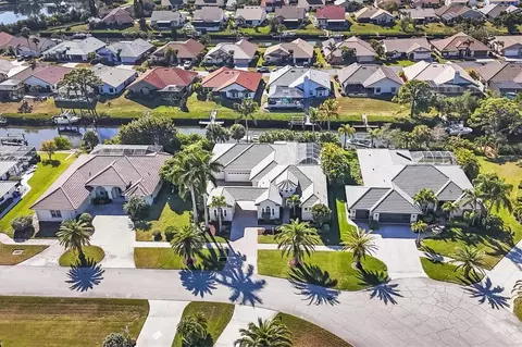 321 Dulmer Dr, Nokomis, FL 34275