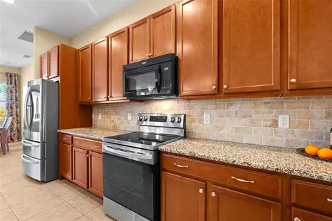 Kitchen - 2218 132nd Pl E, Parrish, FL 34219 photo 3 of 4