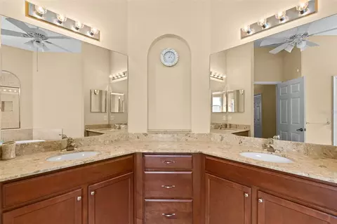 Bath - 2218 132nd Pl E, Parrish, FL 34219 photo 2 of 5