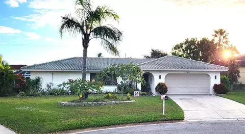 3619 Pembrook Dr, Sarasota, FL 34239