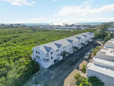 3607 E Bay Dr #206, Holmes Beach, FL 34217
