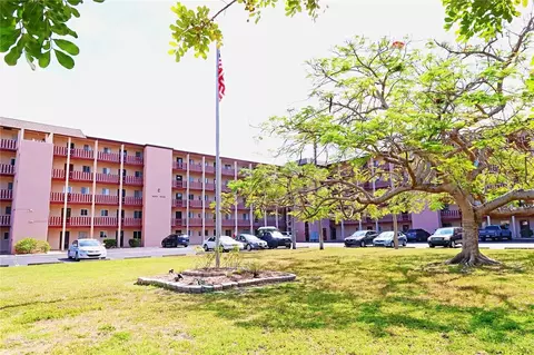 4109 Lake Bayshore Dr #407, Bradenton, FL 34205