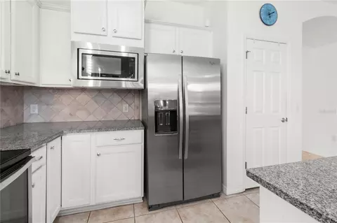 Kitchen - 19770 Quisto St, Venice, FL 34293 photo 4 of 6