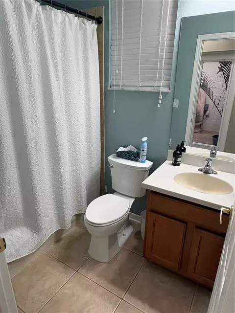 Bath - 12426 23rd St E, Parrish, FL 34219 photo 2 of 2