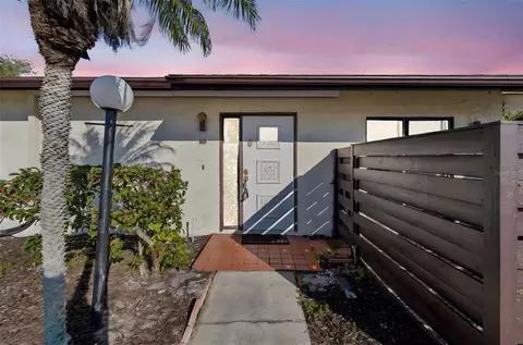 5400 34th St W #D16, Bradenton, FL 34210