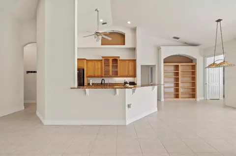 Living - 4008 Twin Rivers Trl, Parrish, FL 34219 photo 9 of 13