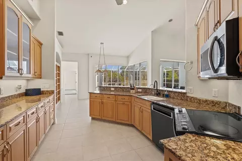 Kitchen - 4008 Twin Rivers Trl, Parrish, FL 34219 photo 5 of 5