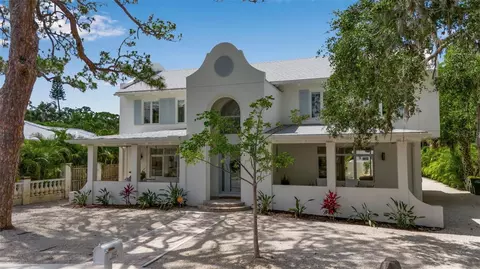 1642 Arlington St, Sarasota, FL 34239