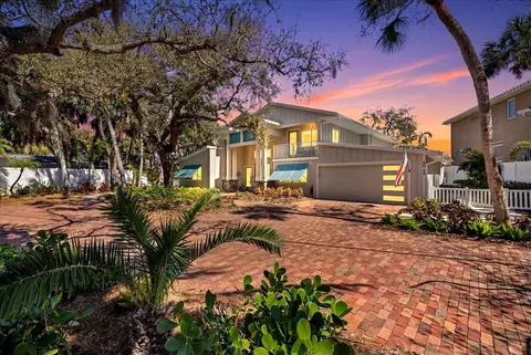 5045 Oxford Dr, Sarasota, FL 34242