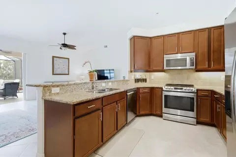 Kitchen - 16105 31st St E, Parrish, FL 34219 photo 2 of 3