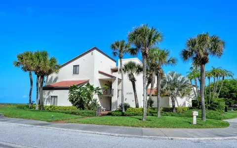 2089 Gulf Of Mexico Dr #G1-104, Longboat Key, FL 34228