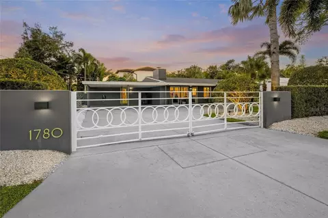 1780 Spring Creek Dr, Sarasota, FL 34239