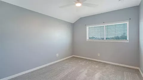 Bedroom - 5914 53rd Ln E, Bradenton, FL 34203 photo 4 of 8