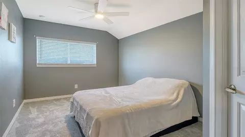 Bedroom - 5914 53rd Ln E, Bradenton, FL 34203 photo 6 of 8