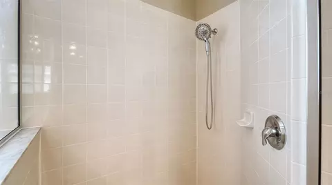 Bath - 5914 53rd Ln E, Bradenton, FL 34203 photo 3 of 7