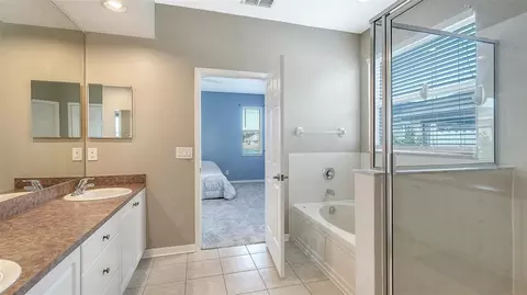 Bath - 5914 53rd Ln E, Bradenton, FL 34203 photo 4 of 7