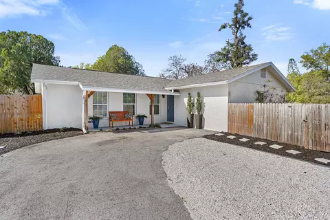 635 Melody Cir, Sarasota, FL 34237