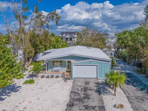 216 Gladiolus St, Anna Maria, FL 34216