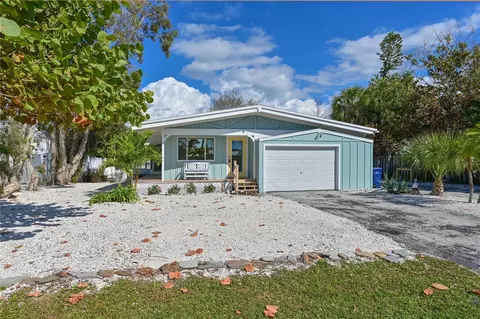 216 Gladiolus St, Anna Maria, FL 34216