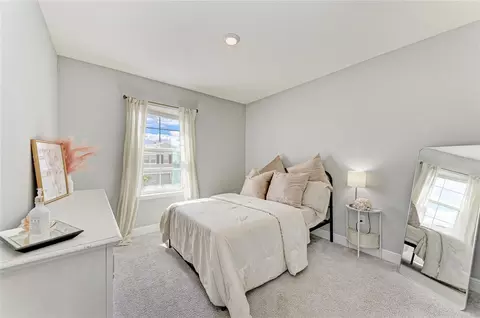 Bedroom - 5238 Grove Mill Loop, Bradenton, FL 34211 photo 6 of 10
