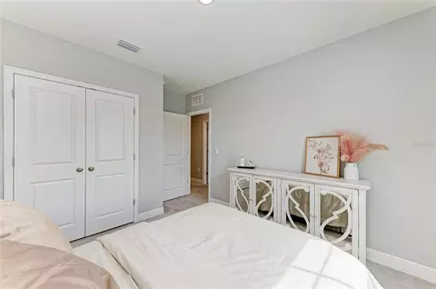 Bedroom - 5238 Grove Mill Loop, Bradenton, FL 34211 photo 5 of 10