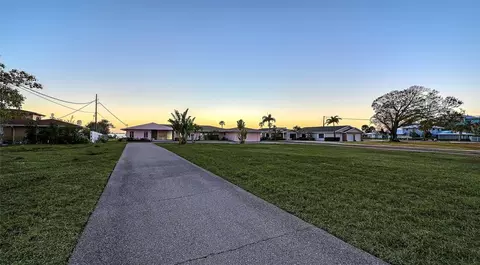 7322 Westmoreland Dr, Sarasota, FL 34243