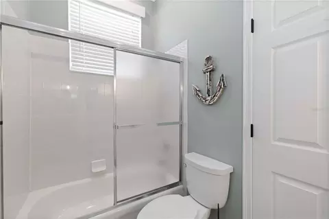 Bath - 4739 Compass Dr, Bradenton, FL 34208 photo 5 of 6