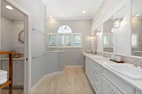 Bath - 4739 Compass Dr, Bradenton, FL 34208 photo 1 of 6