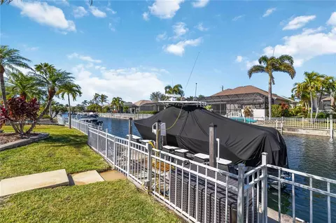 Exterior - 4739 Compass Dr, Bradenton, FL 34208 photo 5 of 5