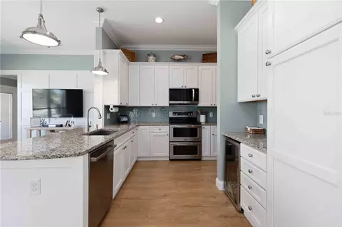 Kitchen - 4739 Compass Dr, Bradenton, FL 34208 photo 2 of 6