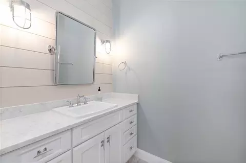 Bath - 4739 Compass Dr, Bradenton, FL 34208 photo 4 of 6