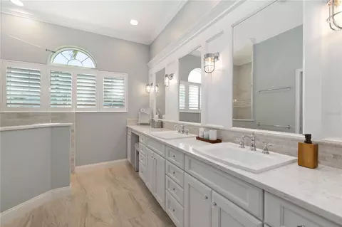 Bath - 4739 Compass Dr, Bradenton, FL 34208 photo 2 of 6
