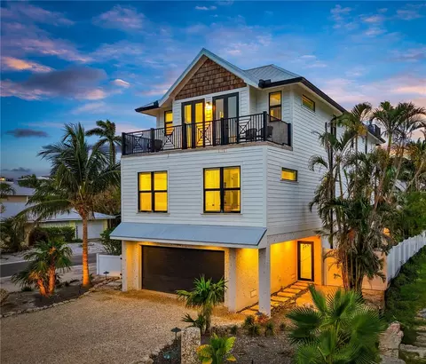 2200 Avenue B, Bradenton Beach, FL 34217