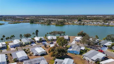 8430 Imperial Lake Cir, Palmetto, FL 34221