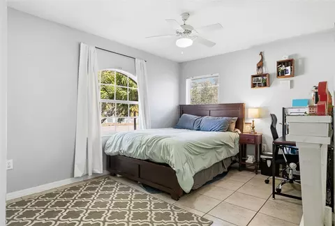 Bedroom - 2116 30th Ave E, Bradenton, FL 34208 photo 4 of 4