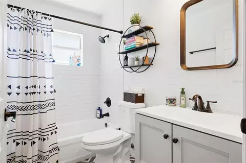 Bath - 2116 30th Ave E, Bradenton, FL 34208 photo 2 of 2