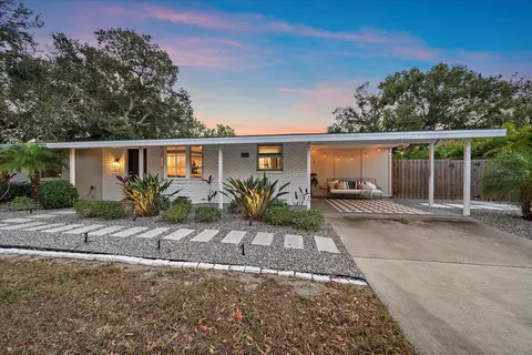 2438 Wisteria St, Sarasota, FL 34239