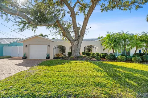 4903 Commonwealth Rd, Palmetto, FL 34221