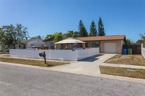 2710 38th St W, Bradenton, FL 34205
