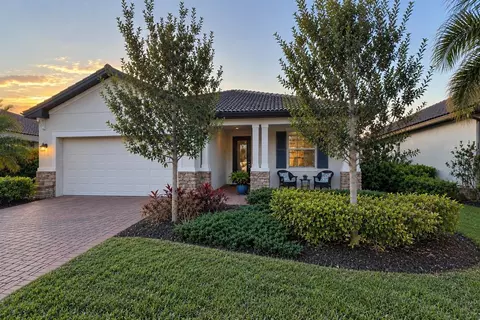 19393 Cruise Dr, Venice, FL 34292