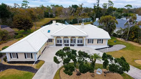 7421 Weeping Willow Blvd, Sarasota, FL 34241