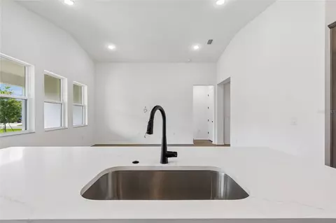Kitchen - 11841 Moonsail Dr, Parrish, FL 34219 photo 3 of 6