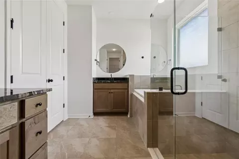 Entry Way - 11841 Moonsail Dr, Parrish, FL 34219 photo 6 of 9